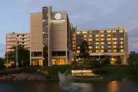 DoubleTree by Hilton Chicago - Oak Brook Hotels in Hillside