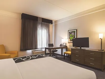 La Quinta Inn & Suites by Wyndham Oklahoma City - NW Expwy