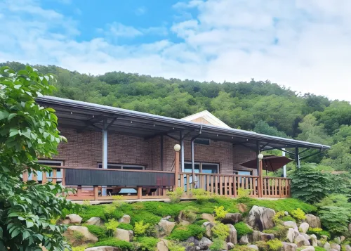 Hwacheon Acacia Pension Hotel di Hwacheon-gun