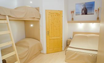 Centrooms House