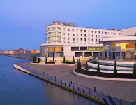 Waterfront Southport Hotel Hotels near Mirror Ball