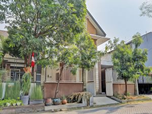 Spot on 92916 Batu Mas Homestay Syariah