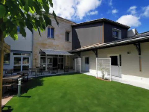 布魯姆旅舍酒吧和花園