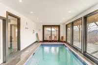 Custom Windham Mtn Villa w/ Pool, Theater & Views! - Homestays