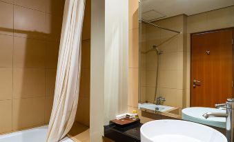 RedDoorz Plus Near Blok M Square