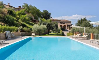 Lavish Holiday Home in Volterra with Pool