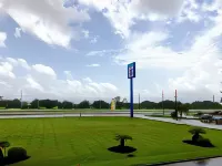Motel 6 Clute, TX
