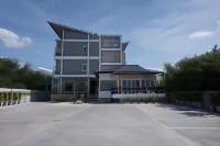 Bankhun Residence - Hostels
