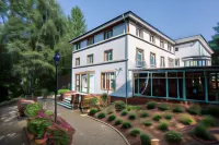 Hotel Waldhalle GmbH Co. KG Hotels in Breitenfelde