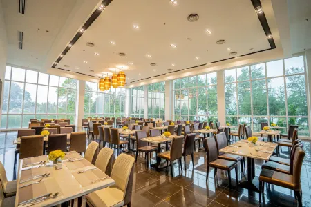 Amerald Resort Hotel Desaru Отели рядом с достопримечательностью «Pantai Tanjung Sepang»