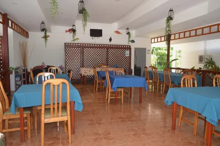 Rising Sun Guesthouse Отели рядом с достопримечательностью «Анс Саурс Дарджент»