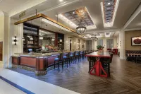 The Higgins Hotel New Orleans, Curio Collection by Hilton