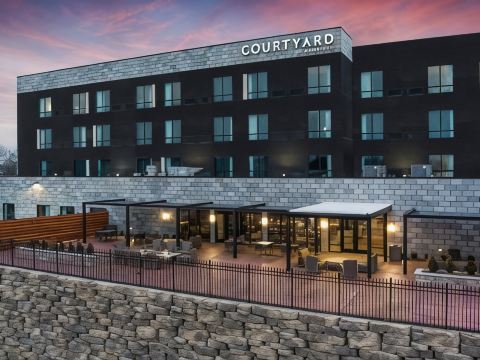 Courtyard Jefferson City