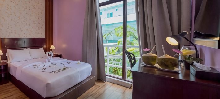 WhiteShell Island Hotel & Spa Hotels in Maafushi