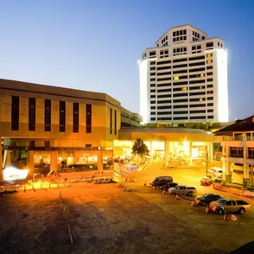 Thumrin Thana Hotel Hotels near Trang Train Station