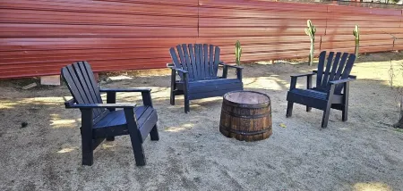 2' to downtown, 10' to JT park, King bed, game room, arcade, firepit, hammocks