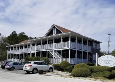 Scarborough Inn Hotels in Manteo