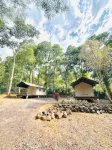 Banyu Pinus Camper Park Hotel dekat D'Castello