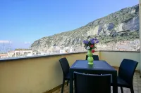 Flowers Apartments & Rooms