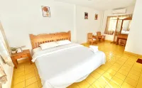 The Golden View Resort Suan Phueng