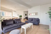 Home Out Marques Suites - Frühstück