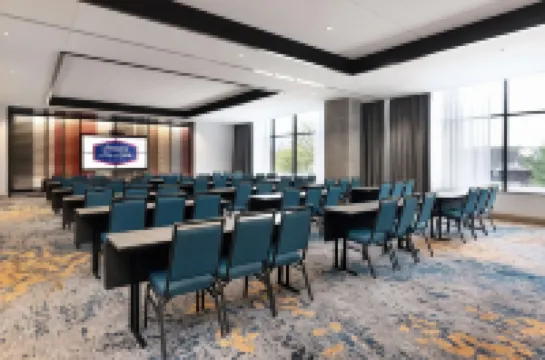 Hampton Inn & Suites by Hilton Watertown Boston