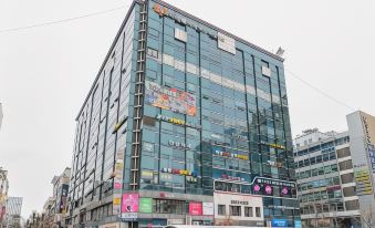 Hwajeong Jun Hotel