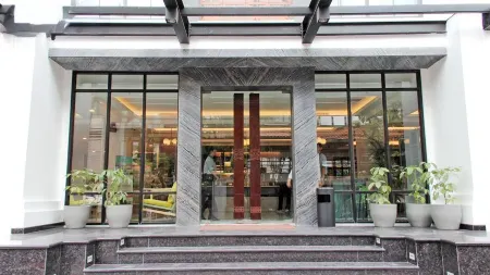 Jambuluwuk Thamrin Hotel