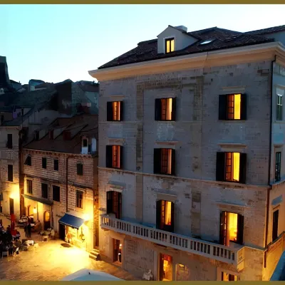 The Pucic Palace Hoteles cerca de Memorial Room of the Defenders of Dubrovnik