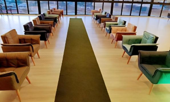 Village Plaza Hotel - Housity