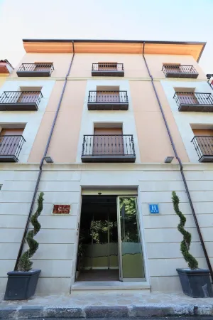 Hotel HC Sigüenza Отели в г. Сигуэнса