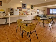 Bavarian Haus Lakefront Inn Hotel di St. Ignace Township
