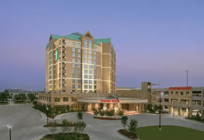 Embassy Suites by Hilton Dallas Frisco Hotel & Convention Center Отели рядом с достопримечательностью «Hanuman Temple»