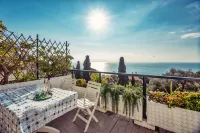 Una Terrazza Sul Golfo di Ospedaletti by Wonderful Italy