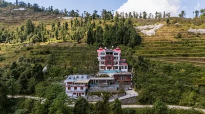 Wood Crista Kufri Near an Apple Orchard Hotels in Kufri