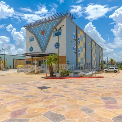 La Vyoma Villas, Westpark Hwy 6 Hotels near West Oaks Mall