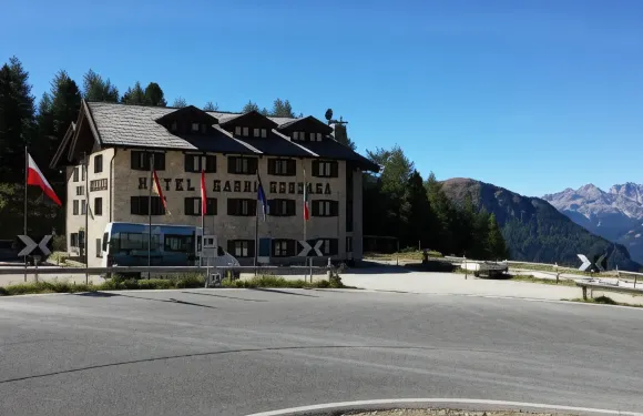 加爾尼恭瑟加酒店