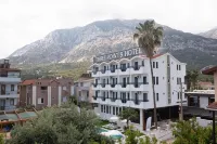 THREE POINTS HOTEL