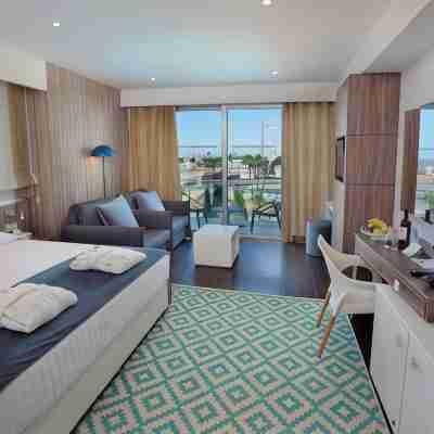 Nestor Hotel Rooms