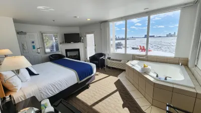 South Pier Inn