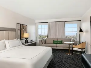 Mills House Charleston, Curio Collection by Hilton