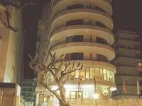 哈羅瑪飯店 Platja de Calella附近的飯店