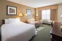 Ramada by Wyndham Thunder Bay Airlane Hotel