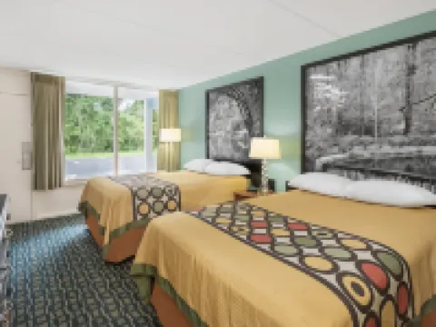 Super 8 by Wyndham Kingsland I-95/Naval Base Area Hotels in Kingsland