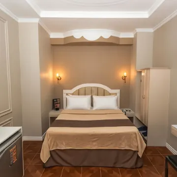 Urban Travellers Hotel