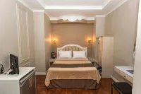 Urban Travellers Hotel