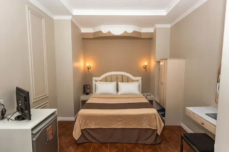 Urban Travellers Hotel