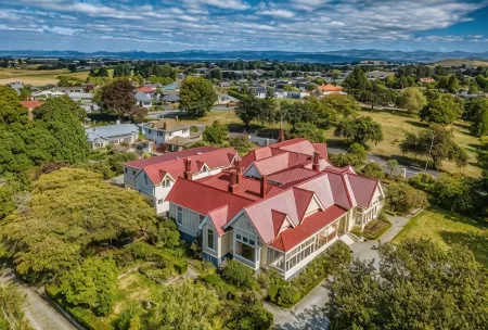 Pen-y-bryn Отели рядом с достопримечательностью «Steampunk HQ»