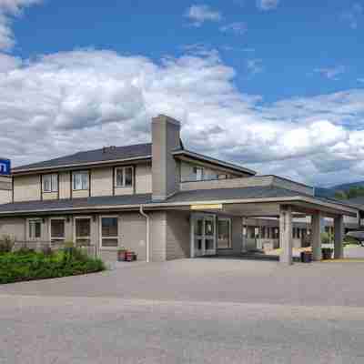 Days Inn by Wyndham Vernon Hotel Exterior