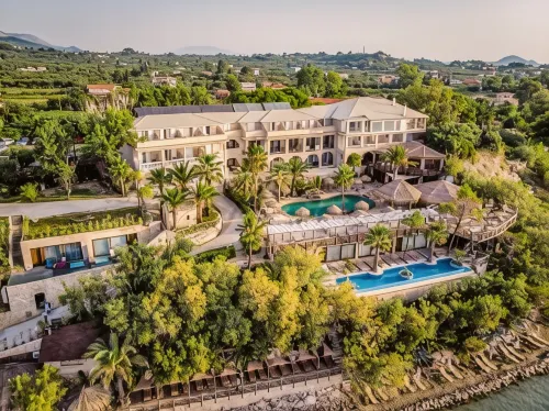 Gloria Maris Hotel Suites and Villa - Parking